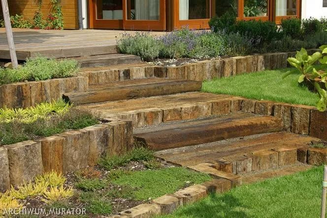 Jak zrobić schody z tarasu do ogrodu: 7 prostych kroków Jak zrobić schody z tarasu do ogrodu: 7 prostych kroków