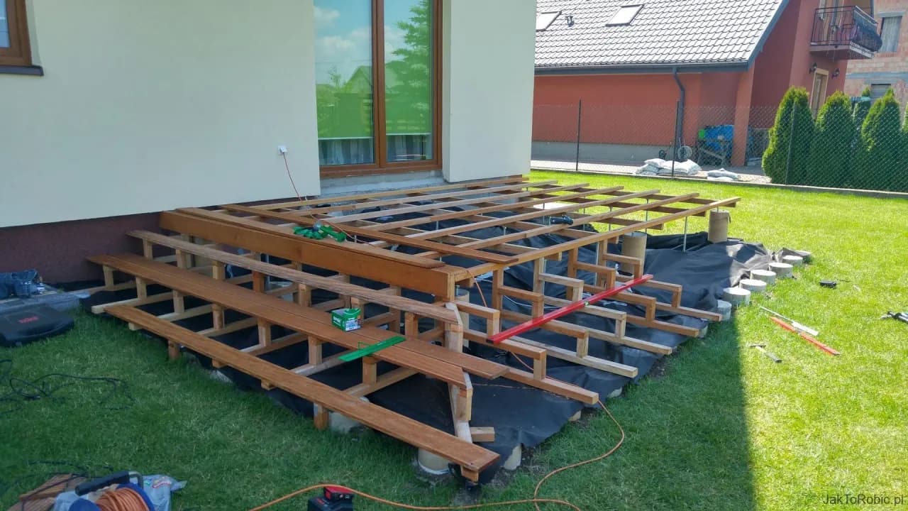 Solidne schody na taras krok po kroku – uniknij kosztownych błędów Solidne schody na taras krok po kroku – uniknij kosztownych błędów
